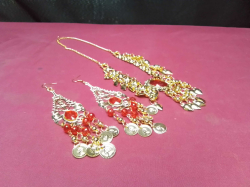 Vintage Style Gold and Red Beaded Necklace with Earrings. 