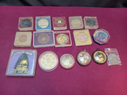 16x Large old Thai amulets