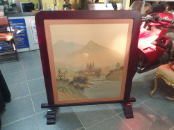 Siqned both sides 
a beautiful Oriental  Art Deco style  hand painted on silk both sides 
room decoration screen 
In a solid mahogany type frame. W.107 H.107 Cm. in good condition