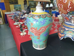 A very nice unusual 6 character mark Chinese hand painted porcelain  vase with five claw dragon symbol of imperial authority and power. W.23 H.37 Cm.