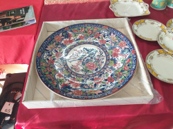 A large very pretty oriental porcelain charger/platter Sign to the base with no chips in good condition. W.41 Cm.