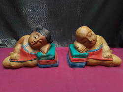 2x Wooden Chinese Children Sleeping Book Ends.H.15 W.23 Cm. 