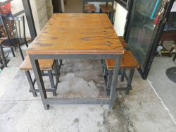 A Rectangular table  W.75  L.110 H.75 Cm. with 4 matching metal framed Stools W.32 H.46 Cm.