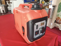 Portable Generator (Used – As Is Condition) Compact portable generator Output: AC 220V (Total approx. 4A)
Features: Engine switch, Smart/Economy mode
Condition: Engine starts, but has not been used for a long time Cosmetic condition: Shows signs of use