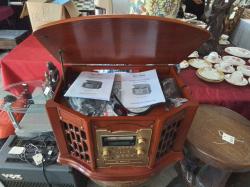 Invovalley Retro Hifi CDS Your Vinyl Disks and Audio Cassettes and MP3 machine with Remote.