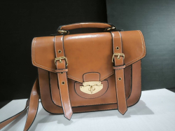 A brand new vintage style leather men Satchel bag. W.30 H.28 Cm. 