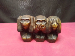 3 Wise monkeys money box.  W.16 H.8 Cm.
