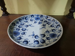 A rare and unusual oriental blue and white porcelain hand painted plate 
Decorative to the back with  6 character marks. W.21 Cm.