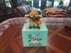 A Lovely Pendelfin Statue with original Boox