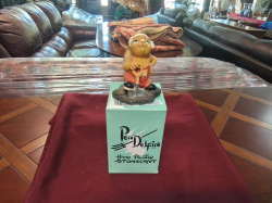 A Lovely Pendelfin Statue with original Boox