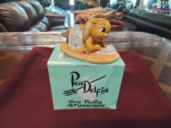 A Lovely Pendelfin Statue with original Boox