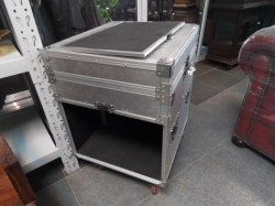 An Aluminum transport box. W.56 D.61 H.77 Cm.