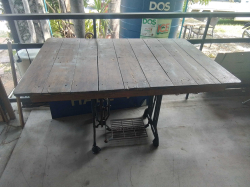 An Antique of Sewing Machine.
