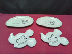 4 Mickey mouse plates Disney 