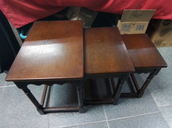 Nest of three tables Dark Wood. W.35 L.50 H.48 Cm.