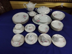 41 Pieces Jyoto Dinner Set with floral design (1 cup A/F)