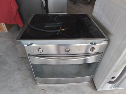 A SMEG Oven and SCHOTT Ceramic Hob.