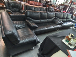 3 High Quality Leather Sofa Set (2 Pieces of 3 Seater D.93 L.205 H.95 Cm.Cm.and 1 Pieces of 1 Seater L.114 D.93 H.95 Cm.)
