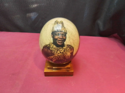 Ostrich Egg from South Africa design by Creazioni Eleno (Decoupage Art) W.12 H.18 Cm.