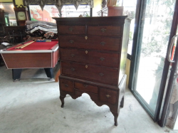 1780 Georgian Chest On Stands.
W.55 103 H.150 Cm.