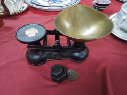A Nice Victorian Salter Brass Shop      Scale with weights.