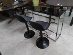 A Chromium metal glass mini bar L.115 W.30 H.78 Cm. with 2 stools.