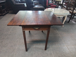 Small Georgian Drop Leaf Side Table. W.76 L.86 H.69 Cm. 