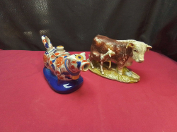 2 Cow Figures 