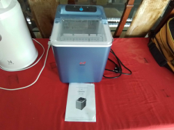 Compro Ice Maker Machine as new (working)