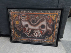 A Lovely Printing Picture of Cat & Babies on Wooden framed 66x49 Cm.