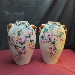 A Pair of Hand Painting Floral Vases with signed. W.22 H.36 Cm.