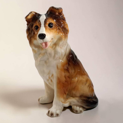 A Lefton Collie dog porcelain figurine. L.18 H.22 Cm.
