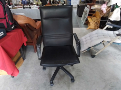 A large office chair (A/F damaged)