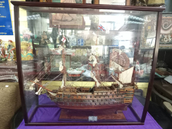 Large Model Ship of H.M.S 'Victory 1805'  in Case: L.101 W.34 H.93 Cm. In Good Condition.