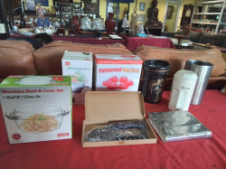 A Job lot of Kitchenware.
