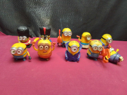 10 Minion Figures. H.9 Cm.  