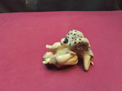 Chinese Ivory style erotic couple.(A/F lady leg) 