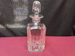 A Lovely Glass Decanter with lid. W.9 H.16 Cm.