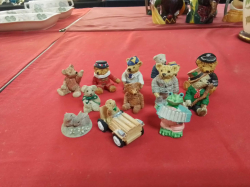 12 Bear and other animals Figures.