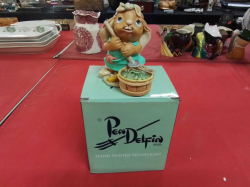 A Lovely Pendelfin Statue with original Box