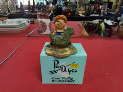 A Lovely Pendelfin Statue with original Box