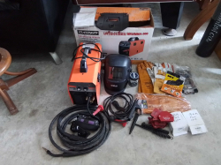 MIG 4 in 1 Digital Welding Machine  with accessories ( used only 15 hours) 