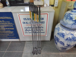 7 Taylor Made Golf Club.