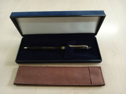 A High Quality Pen and brown velvet pack in dark blue velvet case 