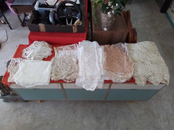 A Job lot of Table Cloth and Mats (Clean)