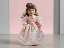 An Alberon collector's doll Shirley 13