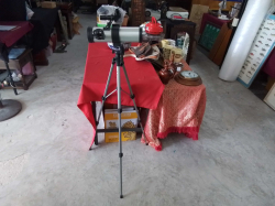 A high quality telescope with stand. 