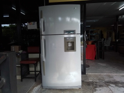 LG top-mount refrigerator featuring an external water dispenser and a digital control panel. 18.5 Q(working)