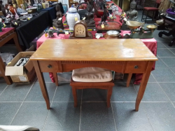 A Vintage Dressing Table D.50 L.120 H.78 Cm. with stool W.40 L.50 H.46 Cm. 