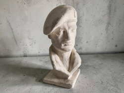 A French soldier plaster bus H.21Cm.